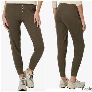 Pact Waffle Knit Thermal Joggers Size Medium Olive Green